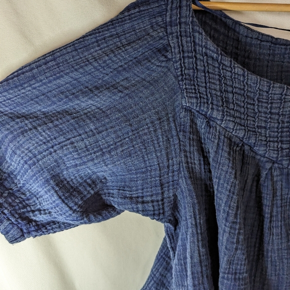 SOLDree People Sz M Oversized Navy Blue Destroyed Hem Short Sleeve Cropped Shirt - Picture 4 of 8